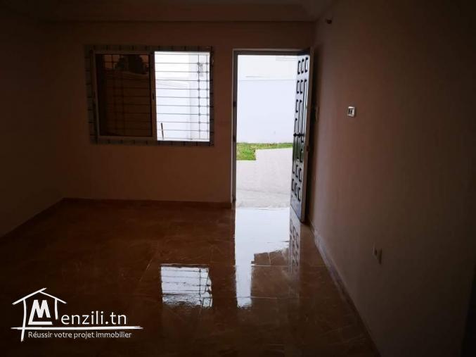 Location d'un appartement neuf s+2 avec un beau jardin à el menzah 9c