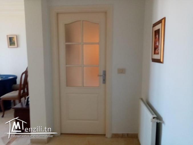 appartement s+3 au  5 éme étage à cité wahat