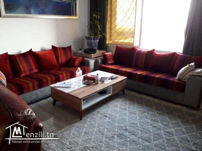 maison à deux étages