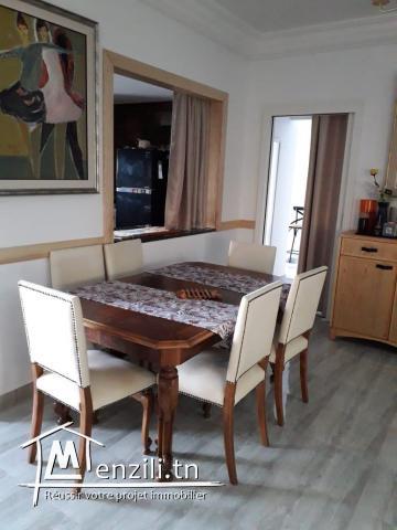 maison à deux étages