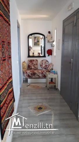 maison à deux étages