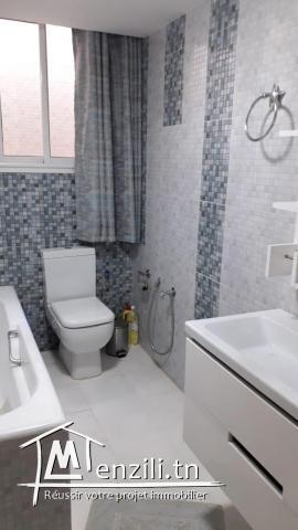 maison à deux étages