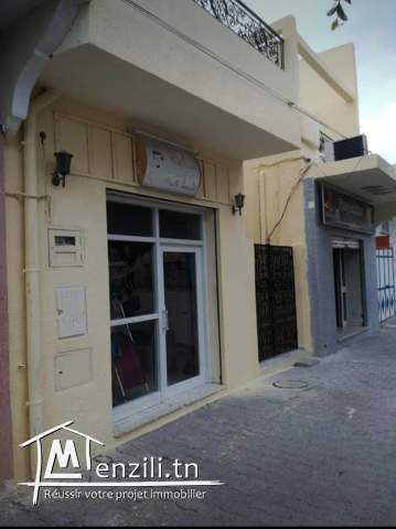 villa style americain et deux locaux commercials a coté de bureau de poste