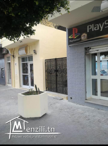 villa style americain et deux locaux commercials a coté de bureau de poste