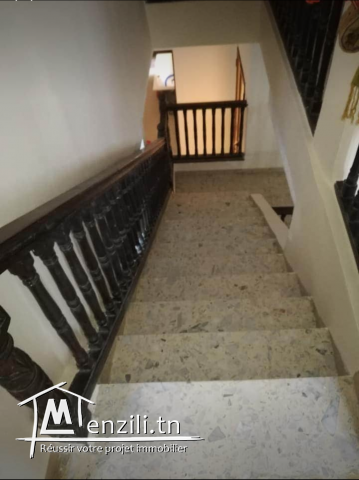 villa style americain et deux locaux commercials a coté de bureau de poste