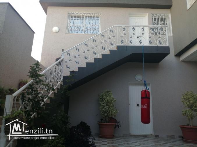 A vendre Une villa très haute standing divisée en 4 étages et un studio
