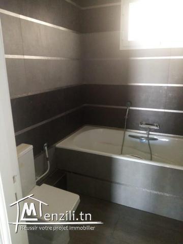 une superbe villa à la soukra RC+1 ère étage