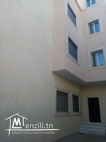 une superbe villa à la soukra RC+1 ère étage