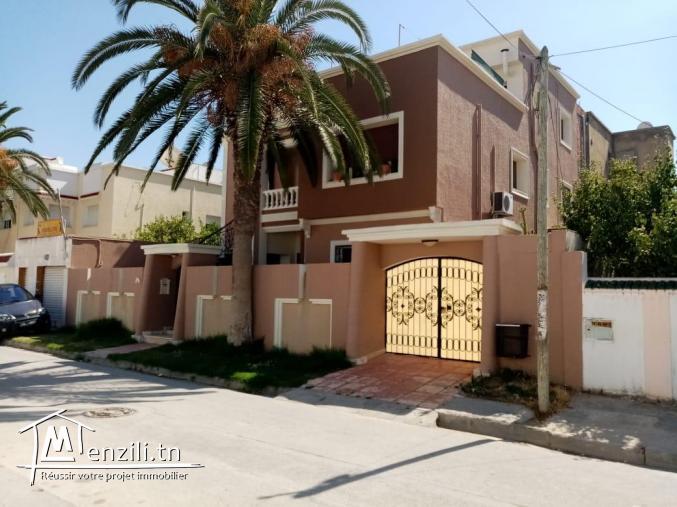 villa à vendre à l’aouina  sur 2 etages