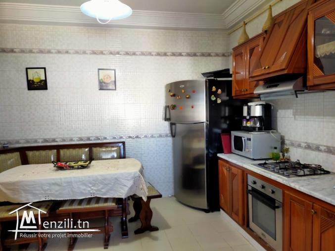 A vendre appartement S+3 à La Soukra