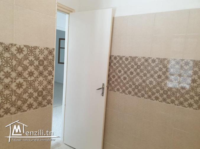 Rdc de villa indépendant et récemment rénové - Soukra Ariana