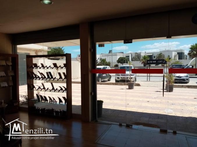 un fond de commerce de 450 m² à vendre ou à louer