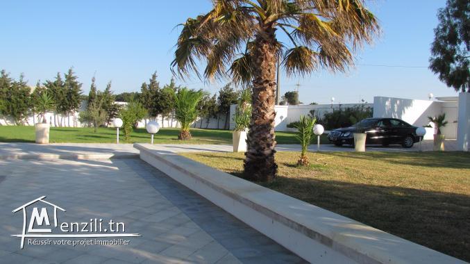 belle villa 3000 m2 avec piscine