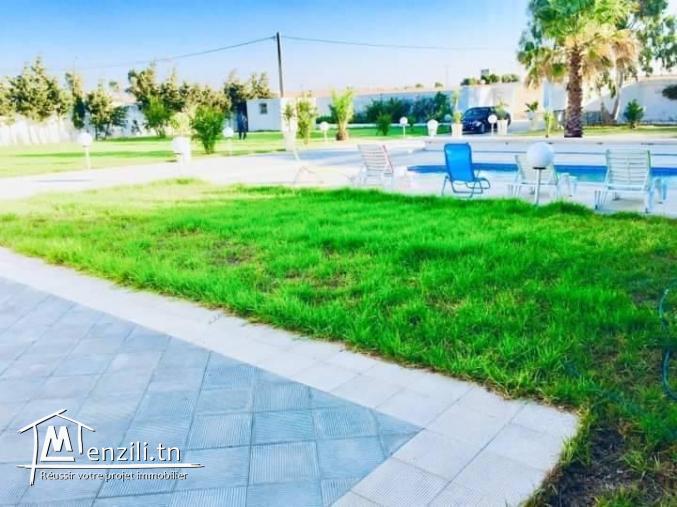 belle villa 3000 m2 avec piscine