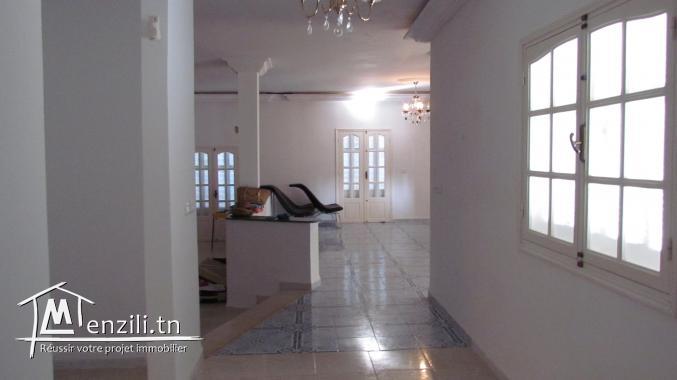 belle villa 3000 m2 avec piscine