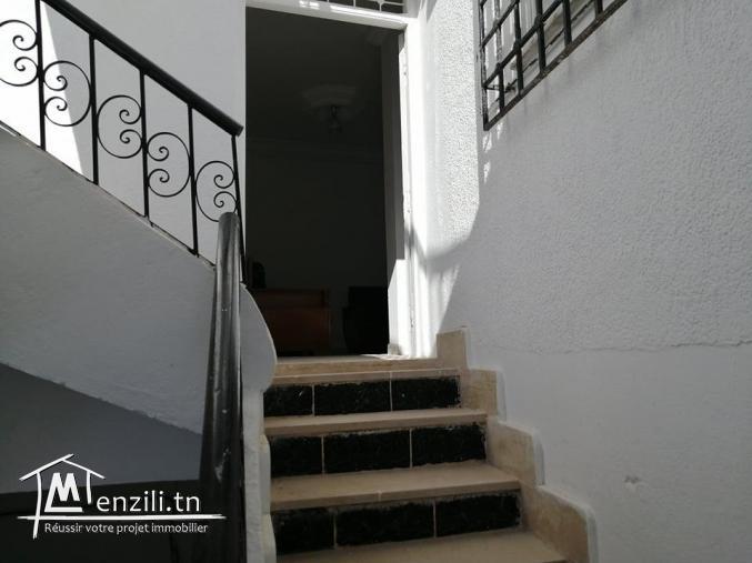 A NE PAS RATER UNE MAISON 3 NIVEAUX –BEL EMPLACEMENT A LAOUINA