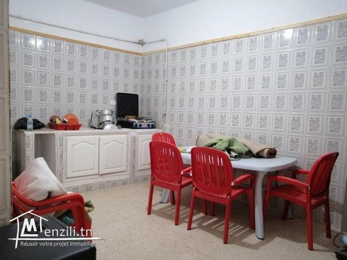 A NE PAS RATER UNE MAISON 3 NIVEAUX –BEL EMPLACEMENT A LAOUINA