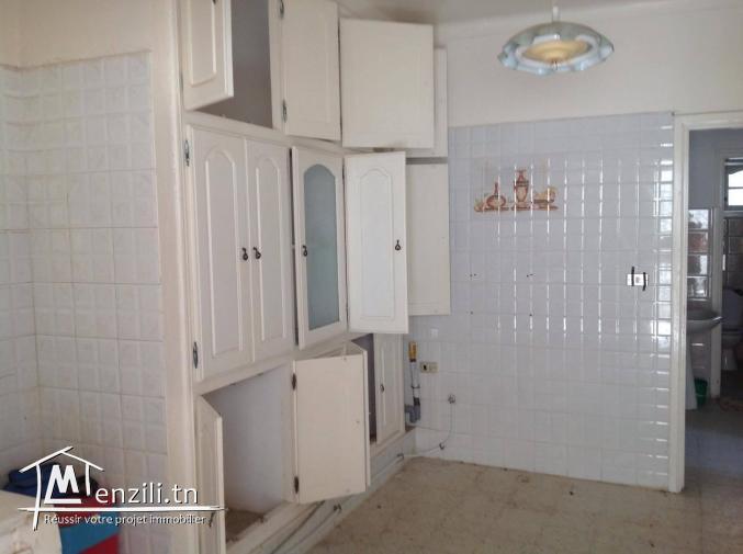 magnifique villa située en plein cœur de la cité el ghazela