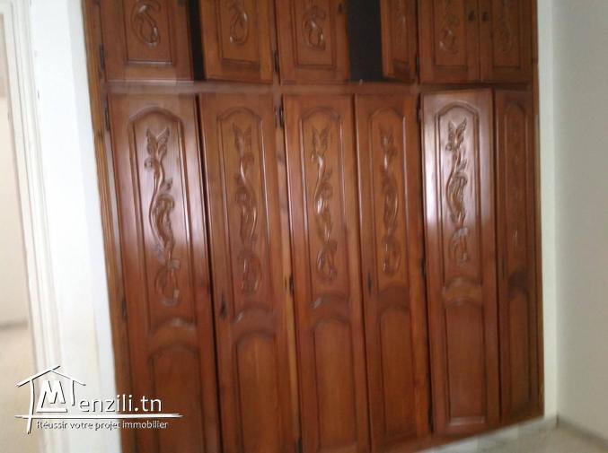 magnifique villa située en plein cœur de la cité el ghazela