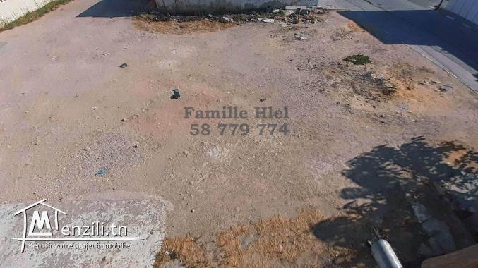 Terrain titré à rades