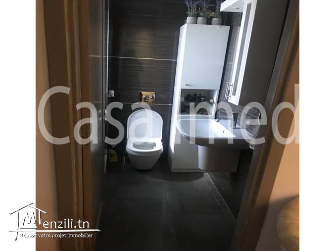 une villa très haut standing divisée en 3 étages à vendre