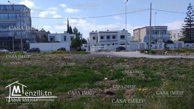 un beau terrain de   404 m²