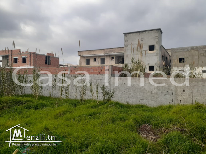 un beau terrain de 400 m² à la  soukra  -sidi fraj
