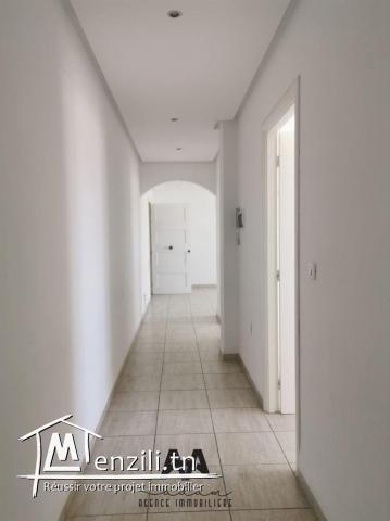 Appartement S+2 vide pour la location annuelle à Lido, Nabeul