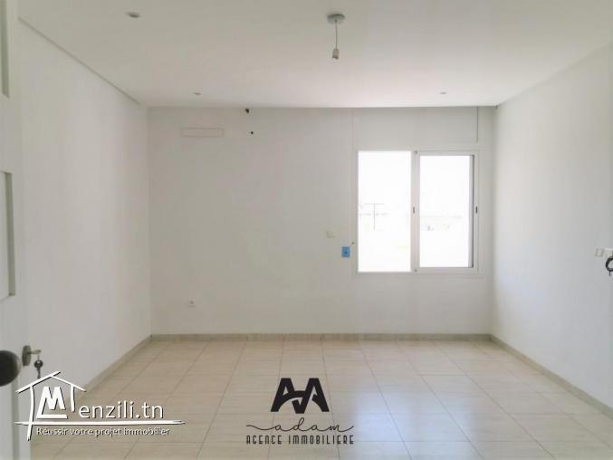 Appartement S+2 vide pour la location annuelle à Lido, Nabeul