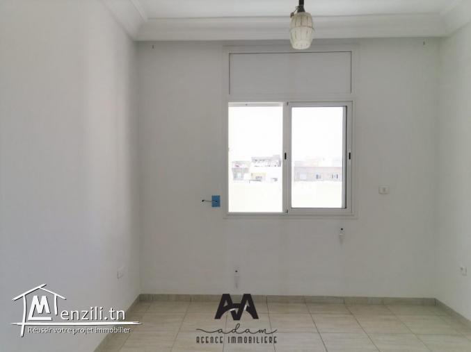 Appartement S+2 vide pour la location annuelle à Lido, Nabeul