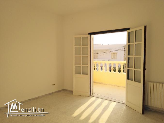 Appartement S+2 très bien aéré et très bien ensoleillé