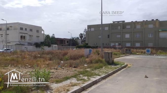 un beau terrain de   438 m²