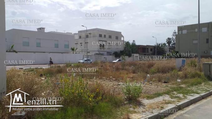 un beau terrain de   438 m²