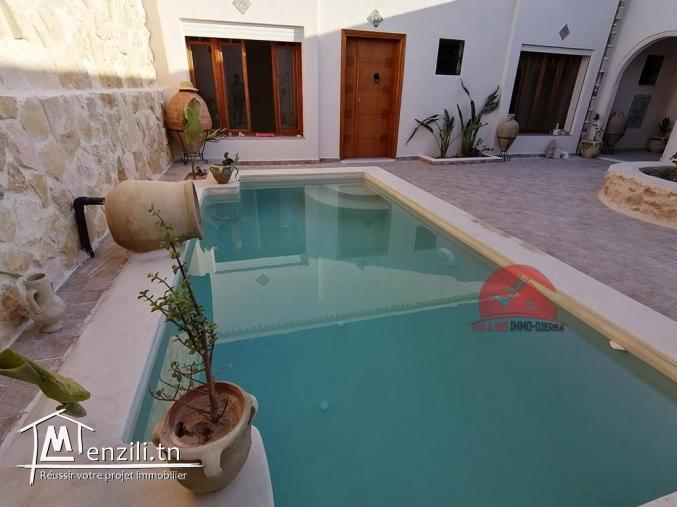Vente Houch - Maison typique Djerbienne - avec piscine