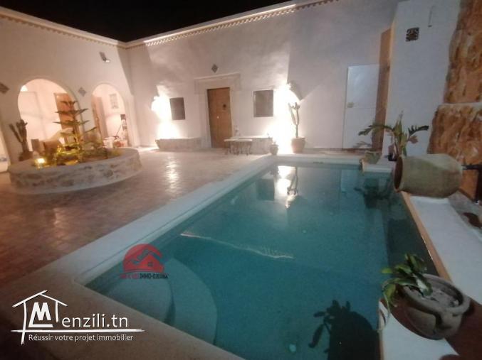 Vente Houch - Maison typique Djerbienne - avec piscine