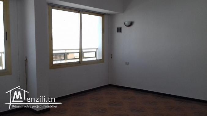 Appartement Duplex S+3 centre ville Kelibia