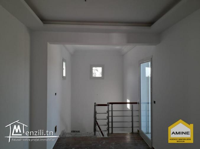 Villa de luxe avec piscine à vendre à Djerba Midoun proche du centre-ville