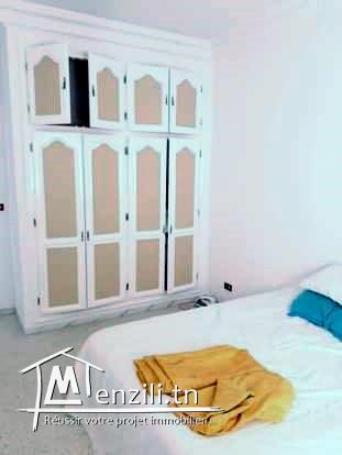 Rez de chaussée meublé vers le stade de la Marsa