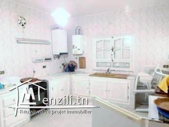 Rez de chaussée meublé vers le stade de la Marsa