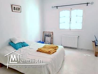 Rez de chaussée meublé vers le stade de la Marsa