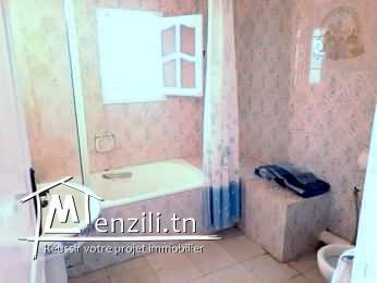 Rez de chaussée meublé vers le stade de la Marsa