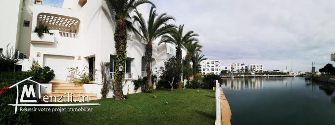 Hammamet villa de rêve pied dans l’eau avec anneau pour bateaux
