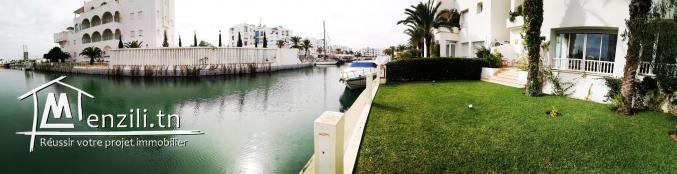 Hammamet villa de rêve pied dans l’eau avec anneau pour bateaux