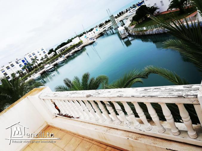 Hammamet villa de rêve pied dans l’eau avec anneau pour bateaux