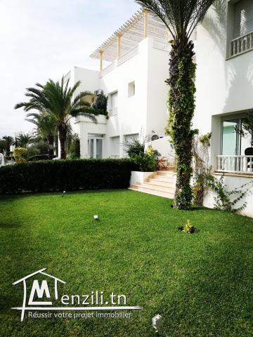 Hammamet villa de rêve pied dans l’eau avec anneau pour bateaux