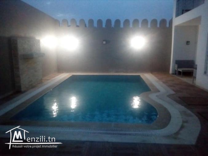 une maison d'hote syr terrain de 2600m