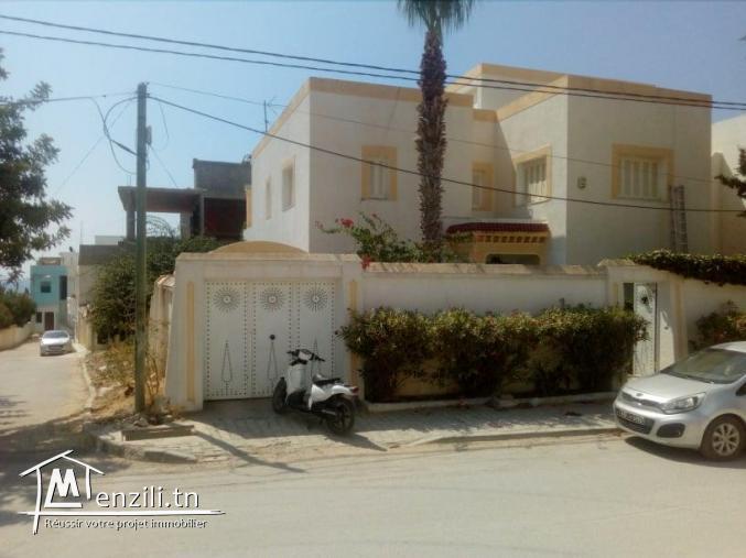 une trés belle villa de 400m