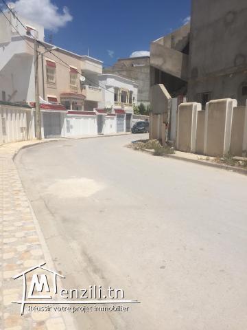 Une villa avec deux appartements et un studio à vendre