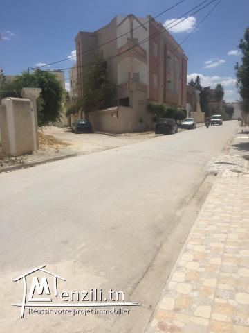 Une villa avec deux appartements et un studio à vendre