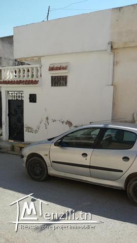 Maison(3 studiots et 2 garages)